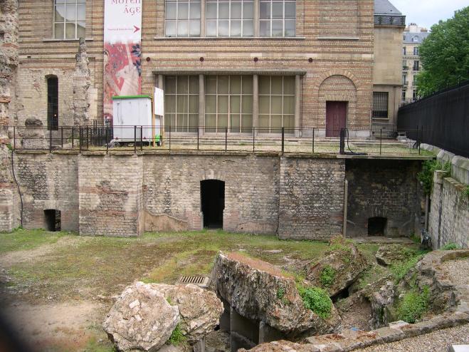  Thermes de Cluny (vestiges gallo-romains) (5e)